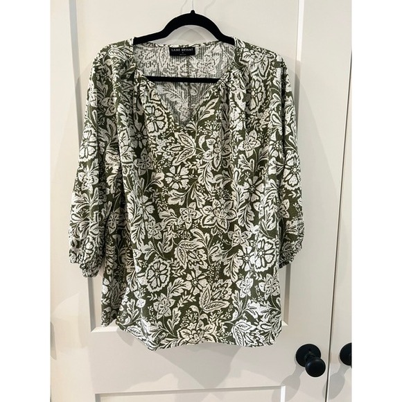 Lane Bryant Tops - Lane Bryant Women 14 Olive Green White Floral V-Neck 3/4 Sleeve Blouse Top